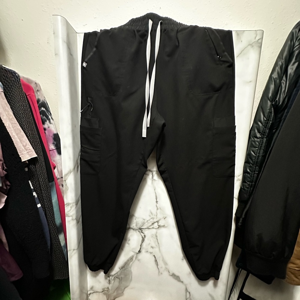 Figs 23 pocket